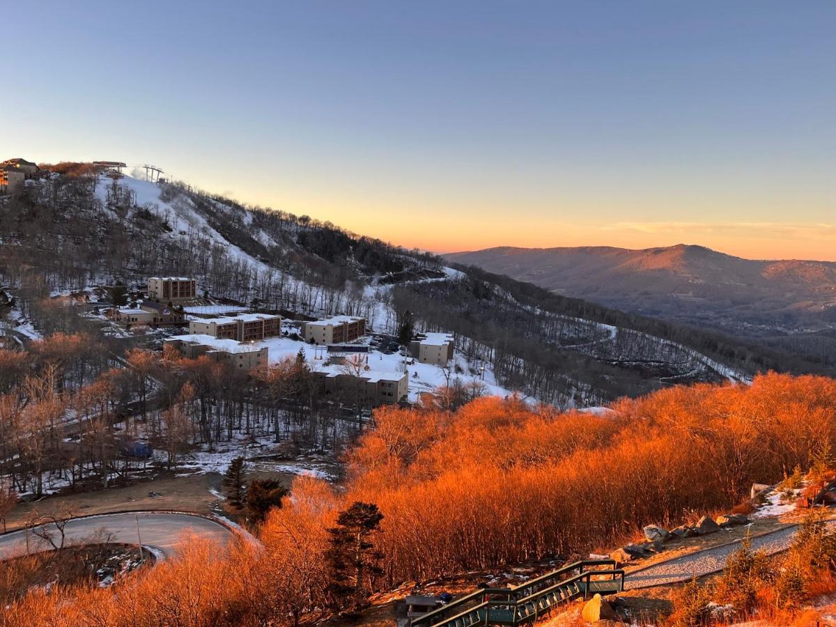 On Top Of The World At Sugar Top Resort Sugar Mountain Buitenkant foto